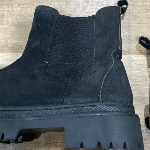 Black Chunky Chelsea Boots - Picture 7 of 8